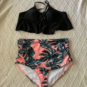 PLUS Size Bikini top is XXL but fits a 40C/D bottoms are 2X/3X.